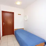 Apartamento With Parking Space Jezera, Murter - 5107 *