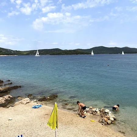 Apartman Apartments With A Parking Space Jezera, Murter - 5107 Jezera