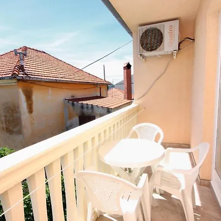 Apartman Apartments With A Parking Space Jezera, Murter - 5107