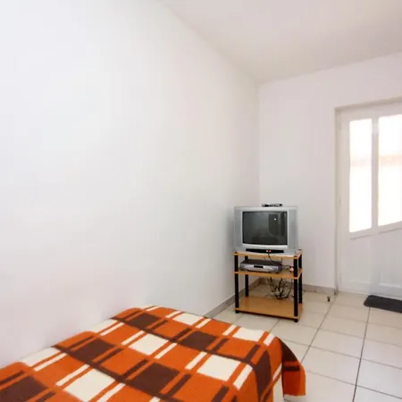 Apartman Apartments With A Parking Space Jezera, Murter - 5107 *