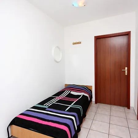 Apartments With A Parking Space Jezera, Murter - 5107 * Jezera