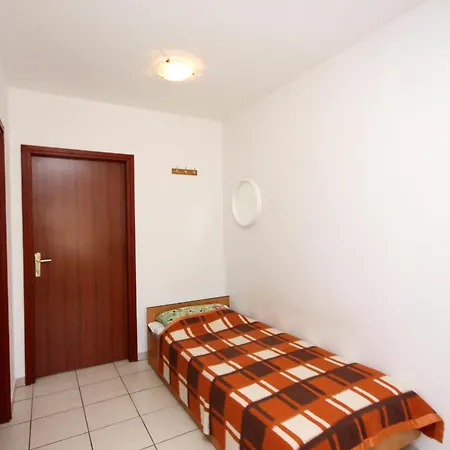 Apartments With A Parking Space Jezera, Murter - 5107 Apartment Jezera