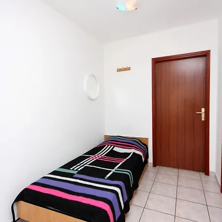 Apartments With A Parking Space Jezera, Murter - 5107 * Jezera