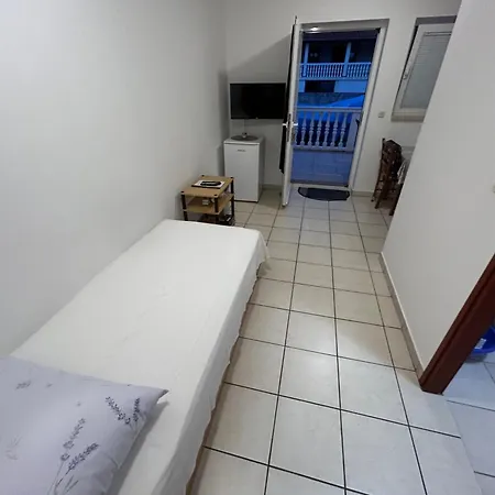 Apartments With Parking Space Jezera, Murter - 5107 Apartment *