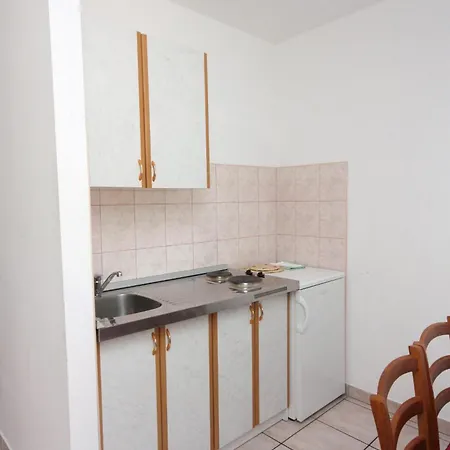Apartment Apartments With Parking Space Jezera, Murter - 5107 Jezera