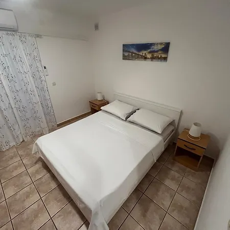 Apartments With Parking Space Jezera, Murter - 5107 Apartment *