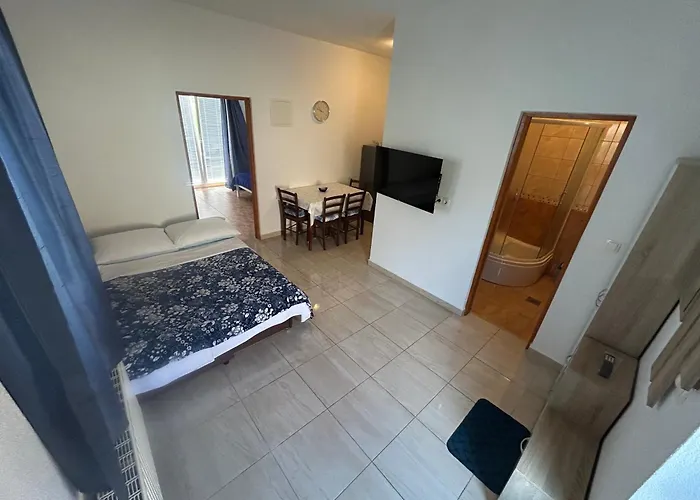 Apartamento With Parking Space Jezera, Murter - 5107