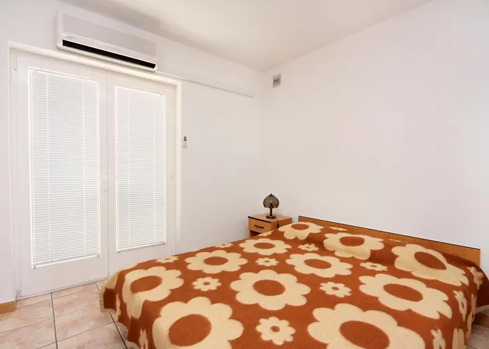 Apartamento With Parking Space Jezera, Murter - 5107 Jezera